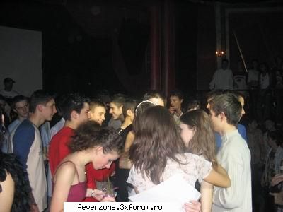 voi incepe eu cu niste poze de la balul bobocilor 2004. trebuie sa ne laudam si noi un pic, doar o